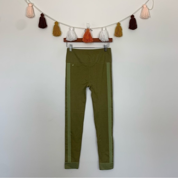 Fabletics High Waisted Seamless Check Green Leggings Size Medium - Picture 10 of 11